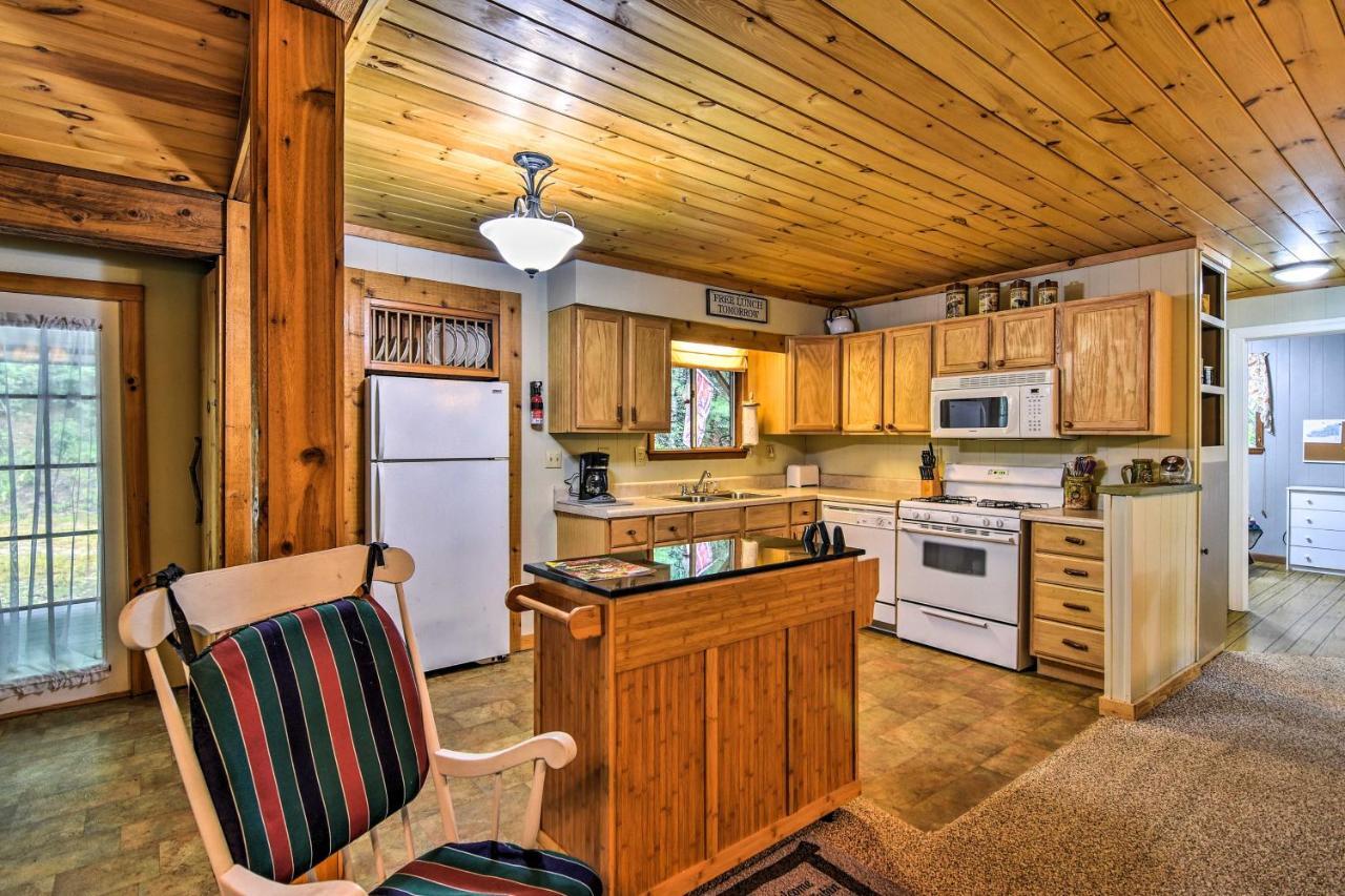 Robbinsville Cabin With Deck 3 Mi To Fontana Lake! Extérieur photo